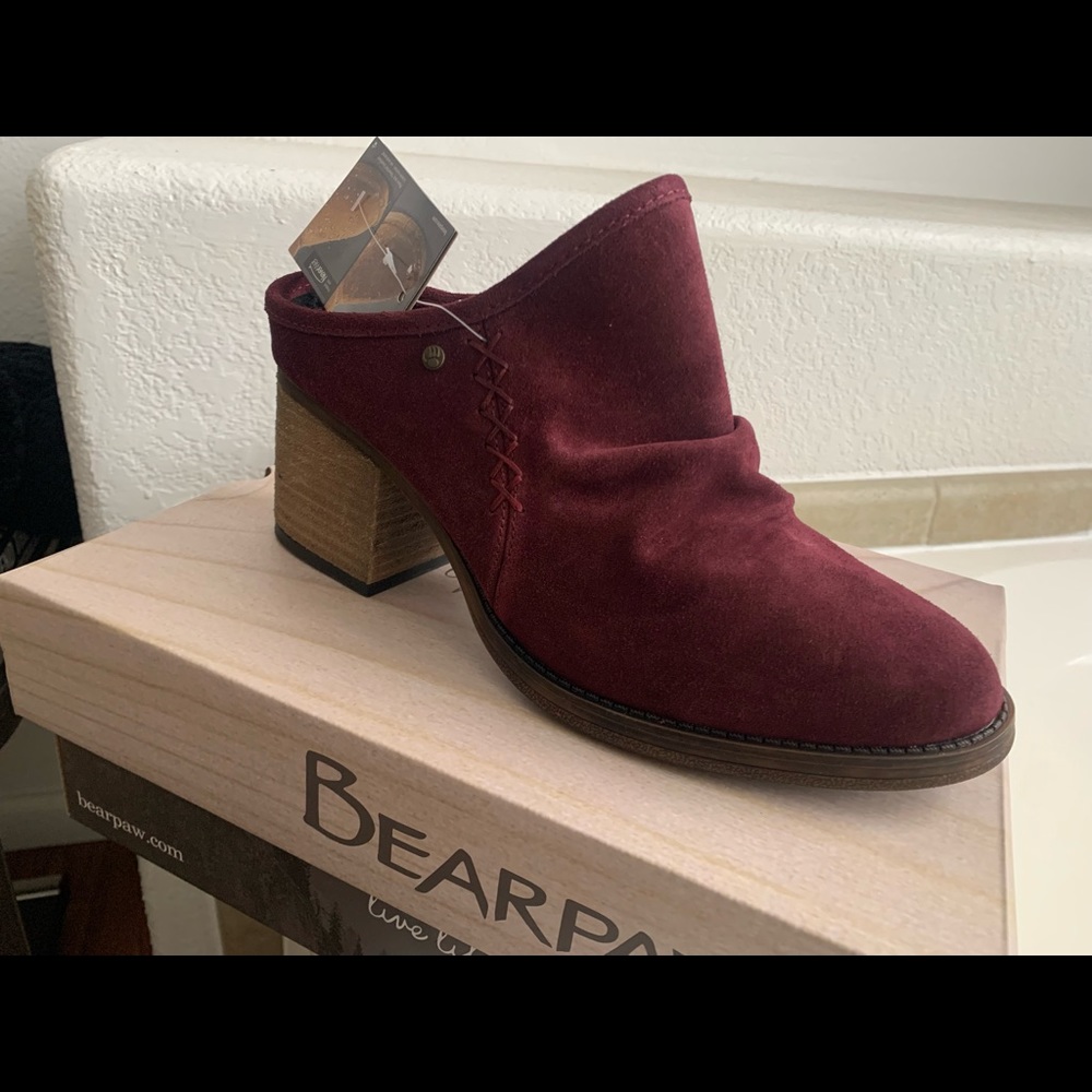Bearpaw heeled slip on boot size 9 maroon